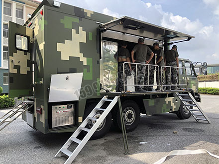 東風(fēng)6x6軍用炊事車圖片5